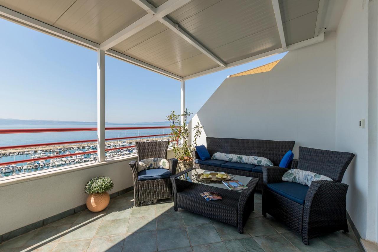 Seaside Penthouse With Hot Tub Sky Living Apartment Split Exterior photo
